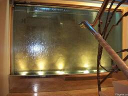 Водопад по стеклу, по зеркалу, по струнам