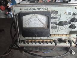 Вольтметр ВК7-9 у робочому стані