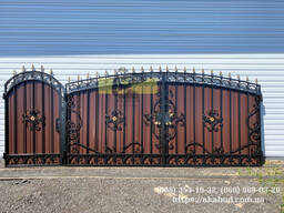 Ворота из профлиста с ковкой и завитками