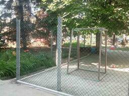 Встановлення паркану з сітки рабиця