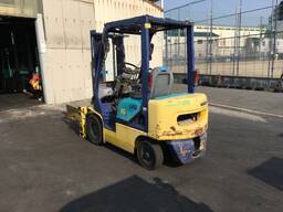 Вилковий автонавантажувач Komatsu з 2-а додатковими гідролініями. Модель: FG15C-16.