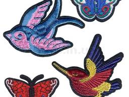 Вышитые бабочки и птички на фетре 4 шт (клеевые) на модную одежду