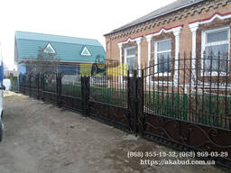 Забор из профнастила, кованные ворота, кованый забор