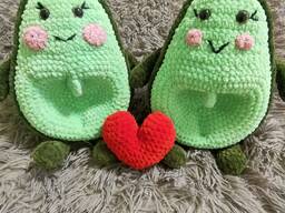 Іграшка м'яка авокадо з сердечком 20 см плюшева ручна робота