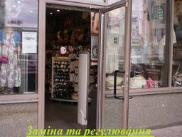 Заміна та регулювання фурнітури вікна дверей Київ, ремонт ролет