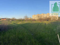 Земля під будівництво.