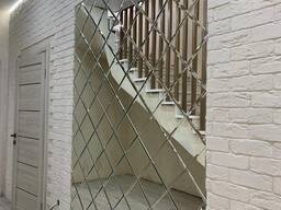 Зеркальная плитка с укладкой в панно