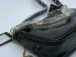 Женская лаковая сумочка Guess 21GF-015 Coney Shoulder BAG багет через плечо с цепочкой...