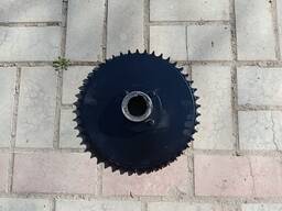 Зірочка z=45 під шпонку , шаг ланцюга 25, діаметр 40 мм.