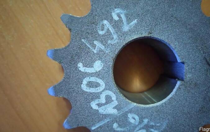 Звездочка двойная Z16 1.306.492 на жатку Oros