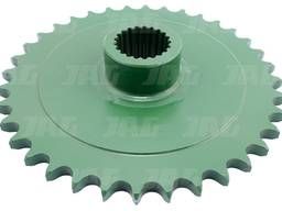Звездочка Z-35 привода толкателя соломы John Deere AE29745